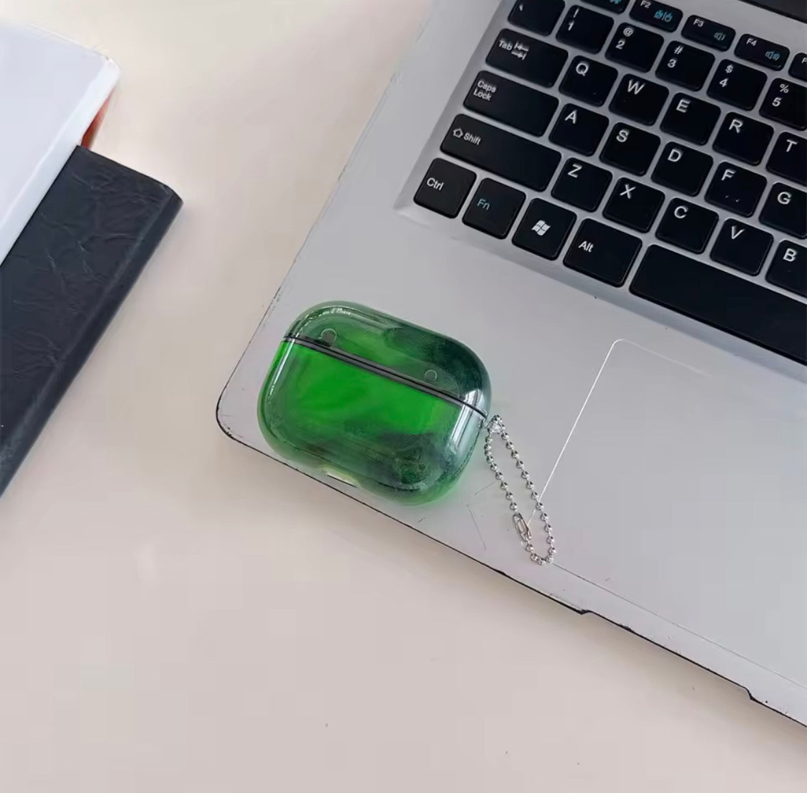 Lumashell airpod Case Green